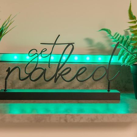Luxe Maisonette- Parking, 4K Tvs, Leds, Local Snacks And More! باث المظهر الخارجي الصورة