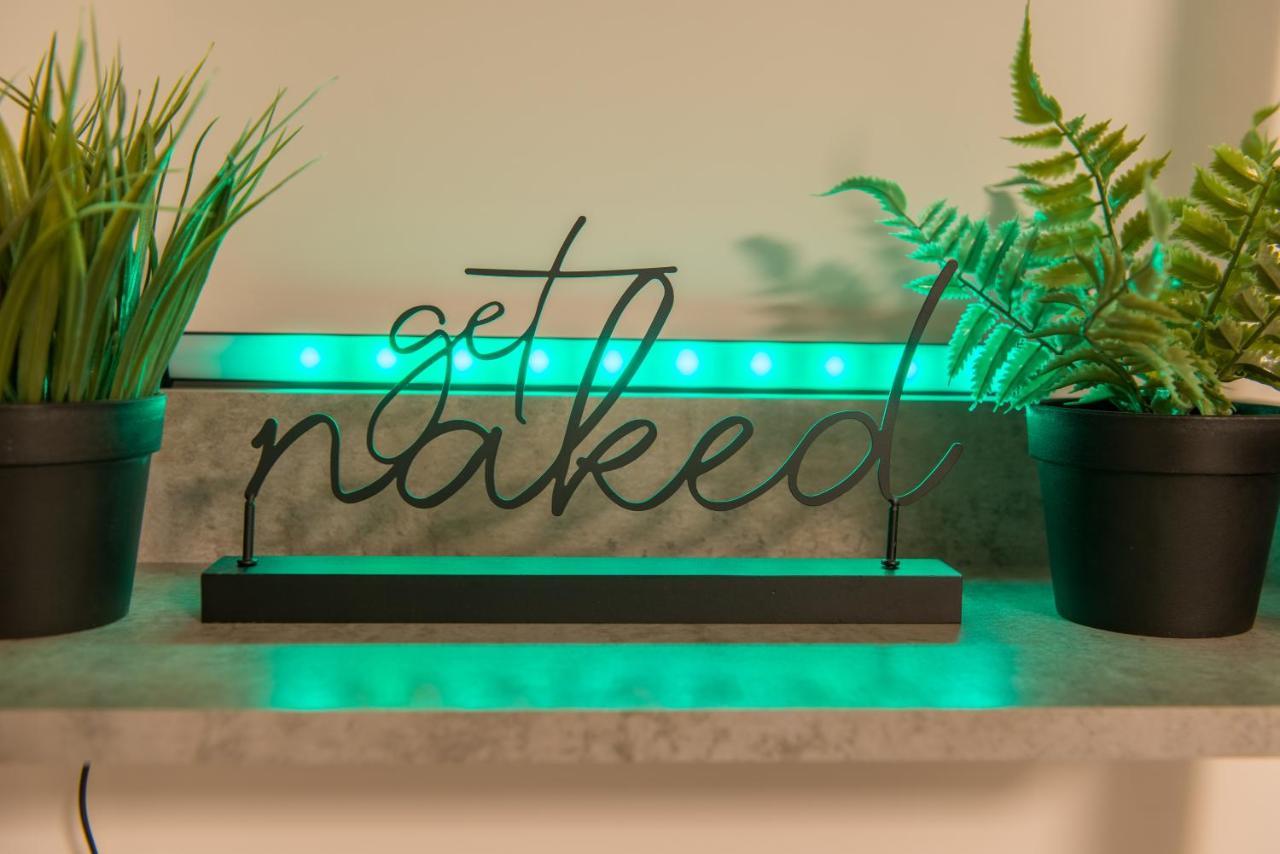 Luxe Maisonette- Parking, 4K Tvs, Leds, Local Snacks And More! باث المظهر الخارجي الصورة