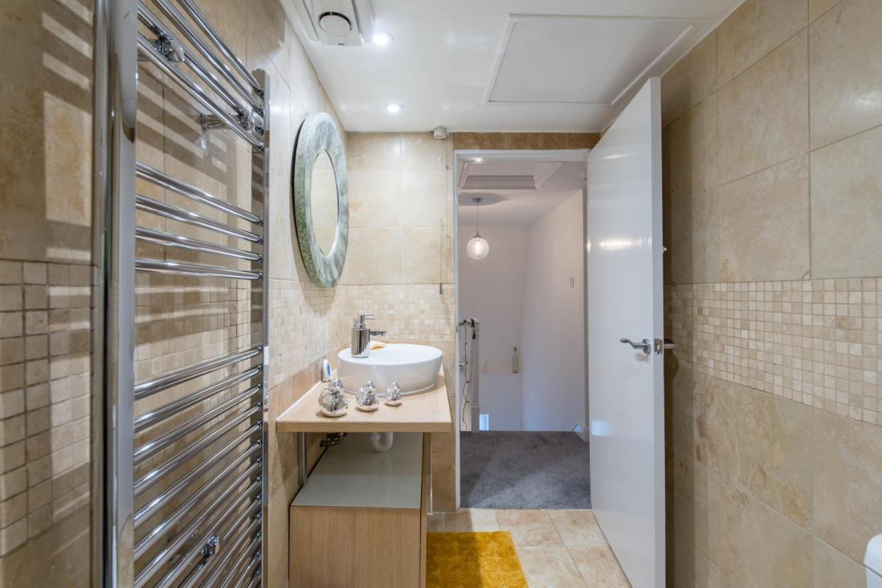 Luxe Maisonette- Parking, 4K Tvs, Leds, Local Snacks And More! باث المظهر الخارجي الصورة